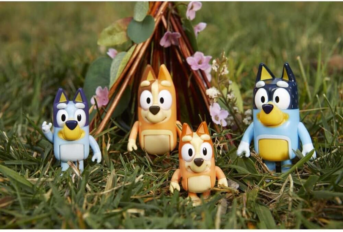 Family Figure 4-Pack – Includes , Bingo, Mum (Chilli) & Dad (Bandit), Poseable Collectible Toys for Kids, Durable Cake Toppers, for Toddlers & Fans, Ages 3+